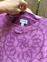 DOILY BLEACH upcycled Sweatshirt // crew neck / small purple