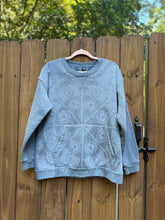 DOILY BLEACH upcycled Sweatshirt // crew neck / large navy