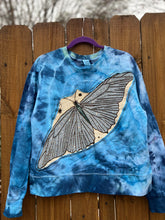 BUTTERFLY upcycled Sweatshirt // tie dye blue // medium