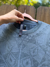 DOILY BLEACH upcycled Sweatshirt // crew neck / large navy